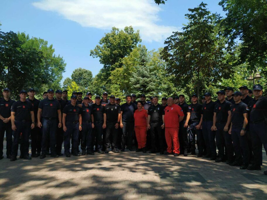 Vatrogasci posle 10 dana borbe sa požarima u Grčkoj stigli u Niš 20 vatrogasci