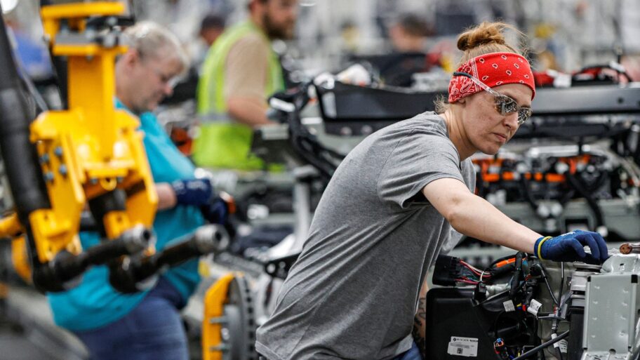 130559975 07b06d9e0d77a3af004cc1a4f59fd18541038d18