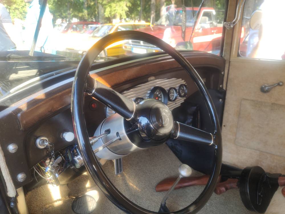 U Nišu bilo manje od 80.000 automobila, među njima 84 godine star oldtajmer u voznom stanju 1 oldtajmeri 1