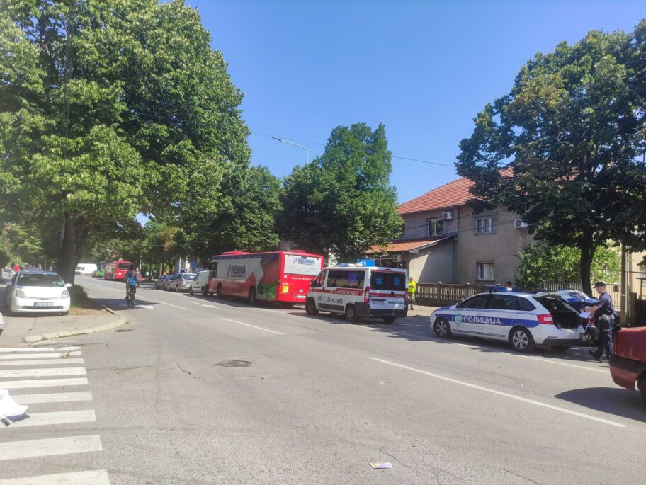 Lančani sudar u Knjaževačkoj ulici, četiri osobe prevezene u niški Urgentni centar 1 knjazevacka4 scaled