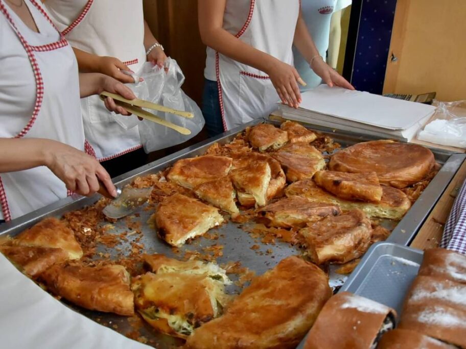 Buregdžijada: redovi, ukusi tradicije i niški stav - "nema lošeg bureka" 7 Buregdzijada 12