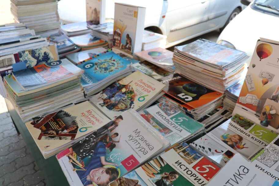 Berza udžbenika u niškoj ETŠ "Mija Stanimirović" 2 polovni udzbenici Jela 4 scaled