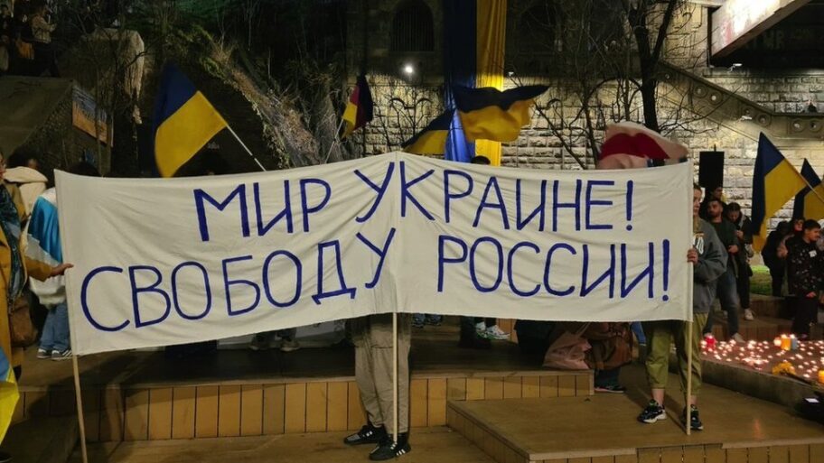 130985640 80e13dfe 6763 4b2a 8ac7 9b15da891718