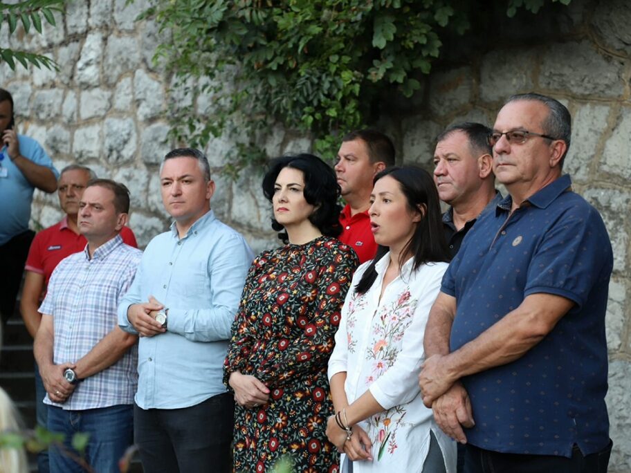 Sotirovski tvrdi da neće biti migranata u Knez Selu, meštani ne odustaju od protesta 11 sotirovski fb