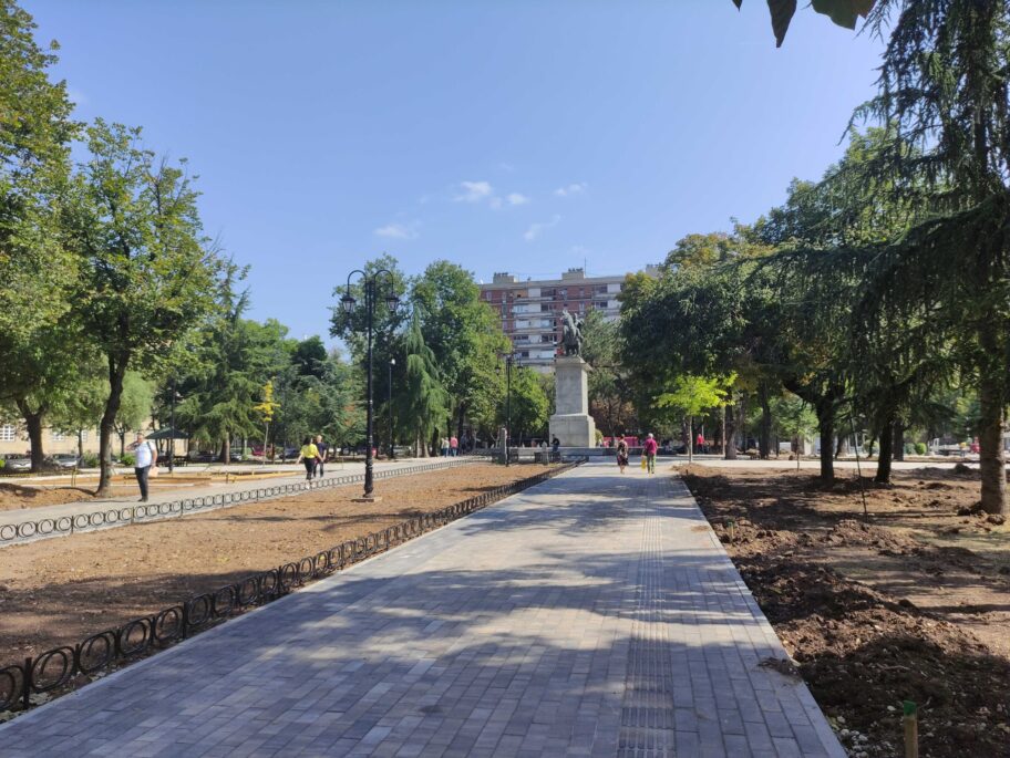 Rekonstrukcija parka na Trgu kralja Aleksandra vredna preko 40 miliona dinara kasni, nadležni ćute 13 1695120857895 scaled