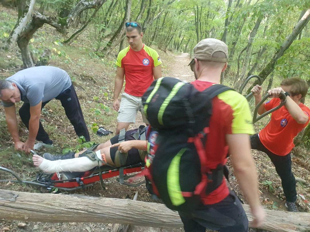 Niška Gorska služba spasila povređenog rekreativca 1 GSS staza iznad Niske Banje 1