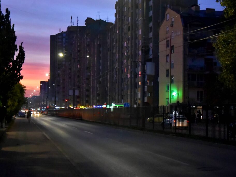 Ograđen i deo Bulevara Zorana Đinđića u Nišu 9 JLM 0786