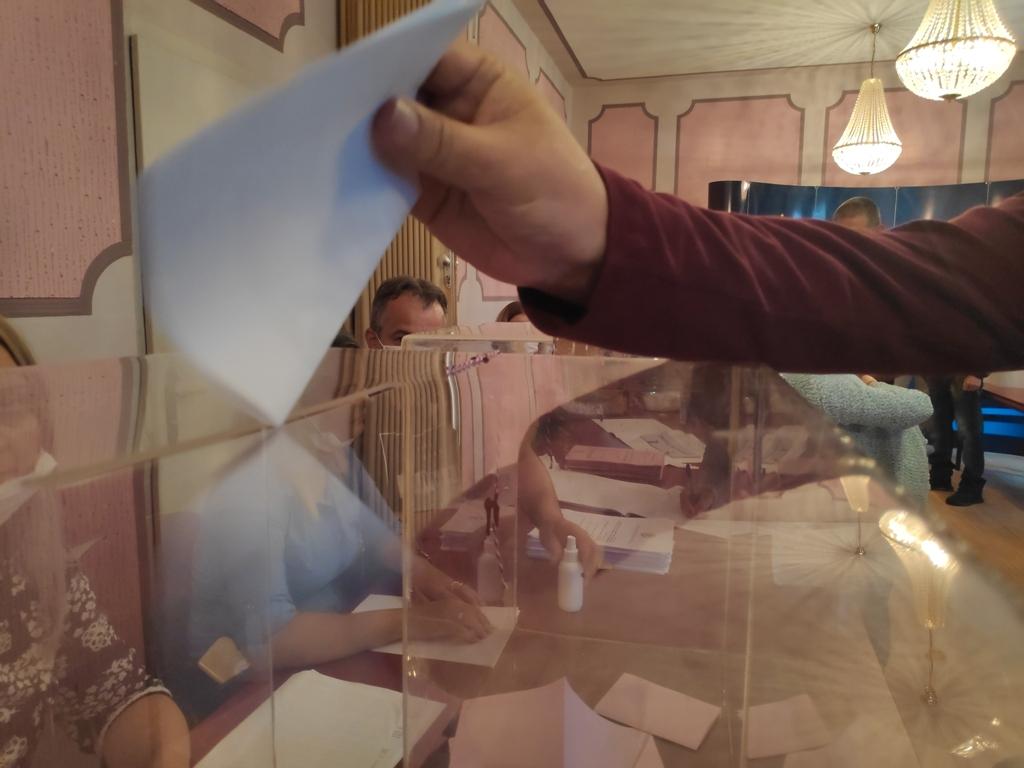 1280x0_glasanje-foto-Lj-F