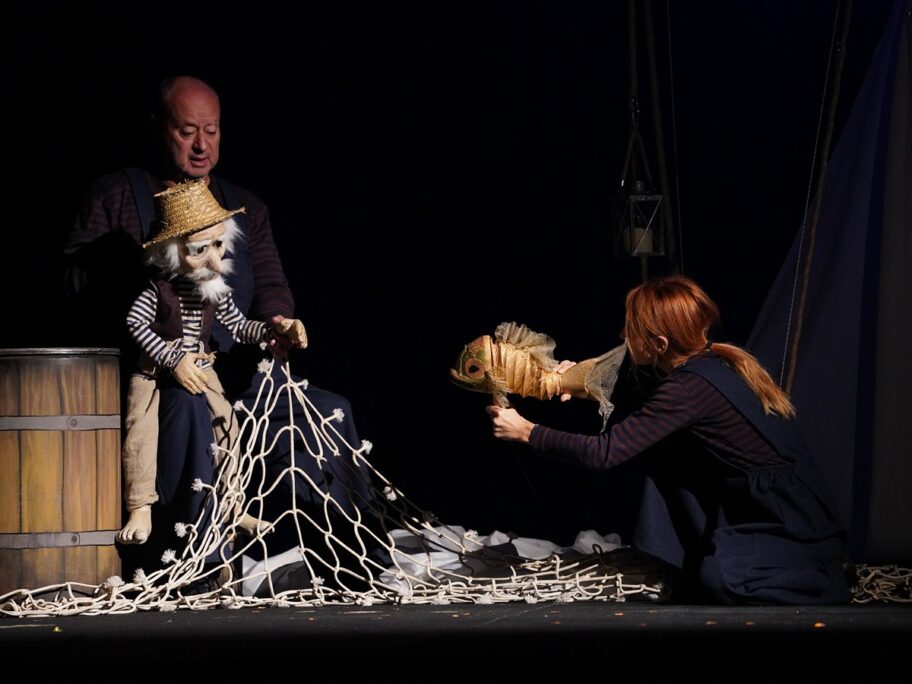 "Bajka o ribaru i ribici" premijerno u niškom Lutkarskom pozorištu 19 lutkarsko