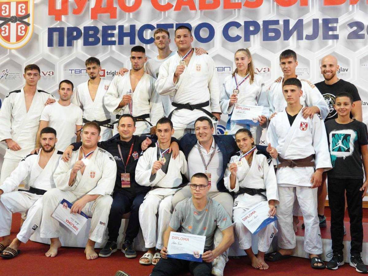 Najbolji mladi džudisti dolaze iz Niša - Kinezis prvi u muškoj ekipnoj konkurenciji 1 Dzudo klub Kinezis Prvenstvo za mladje seniore 1