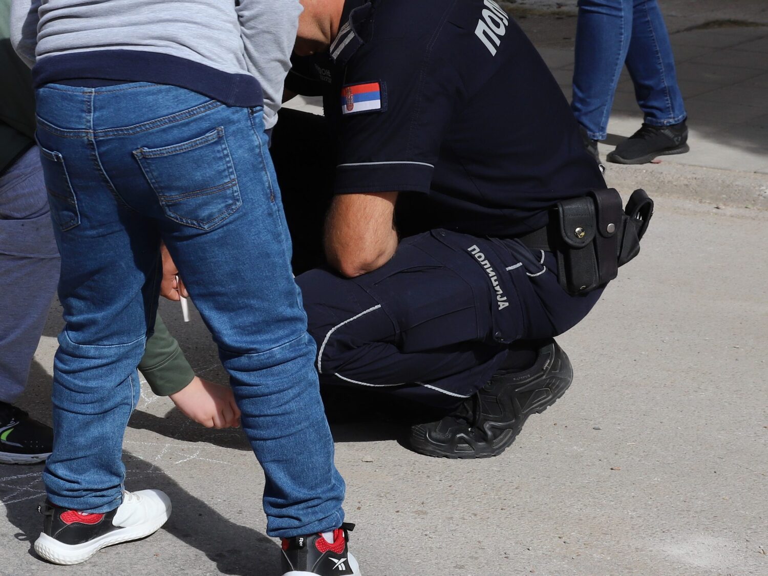 policija i deca KOSTA 23