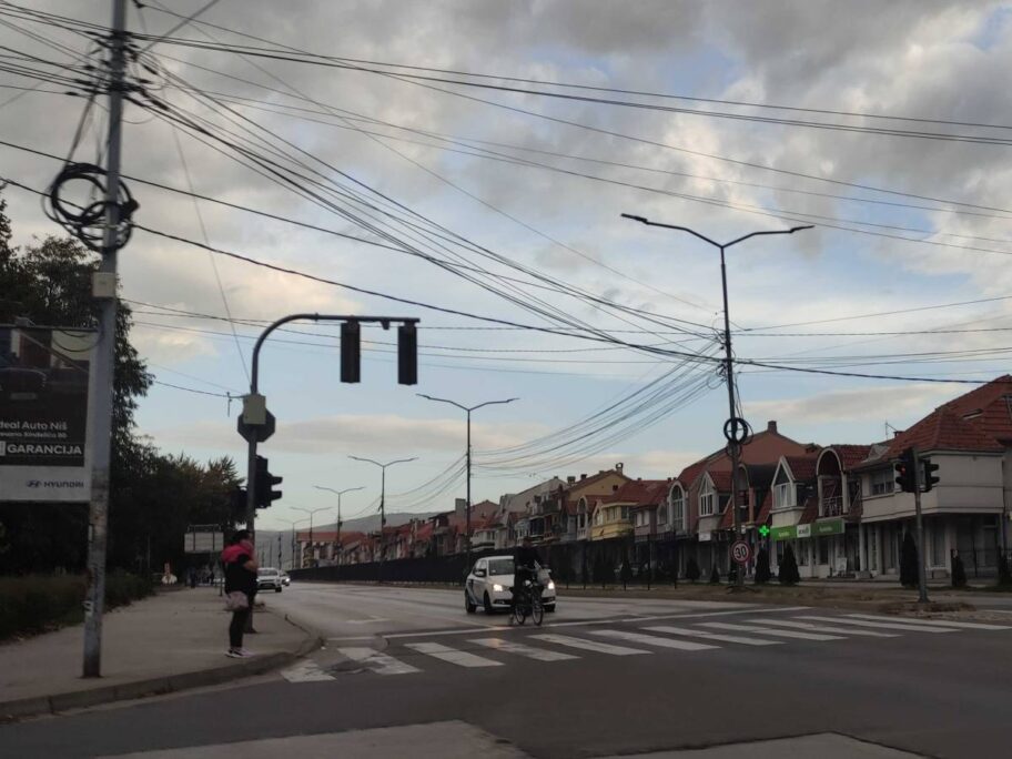 Ograda se širi - posle Medijane i Pantelej dobio "dekoraciju" 8 ograda bulevar medijana 1 foto ljubica jocic