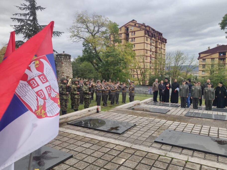Ni Dan primirja i obeležavanje herojske pobede u Nišu nije prošlo bez - promocije i agitovanja za Vučića 3 Dan primirja