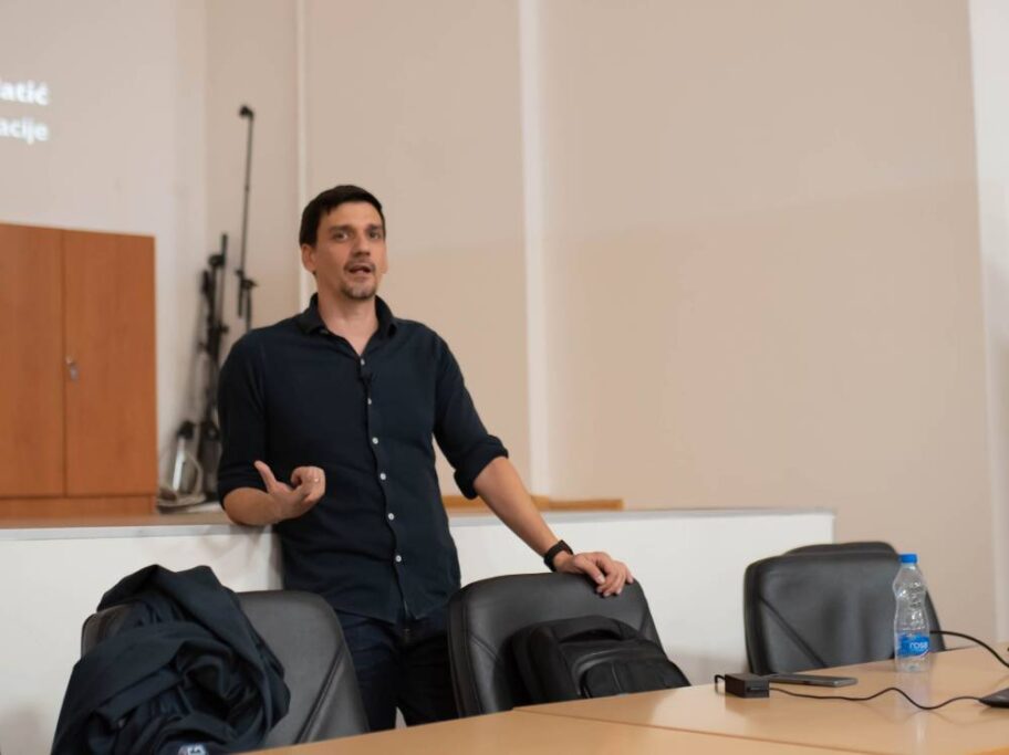 Veštačka inteligencija i novinarstvo - osećaj za "dobru priču" u prednosti u odnosu na "mašinu" 15 Media Talks