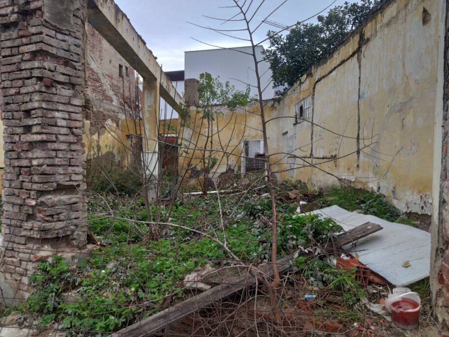 Gradska uprava angažovala privatne firme da ruše nebezbedne objekte u Nišu - tender vredan preko 100.000 evra 16 Lokli smece 1