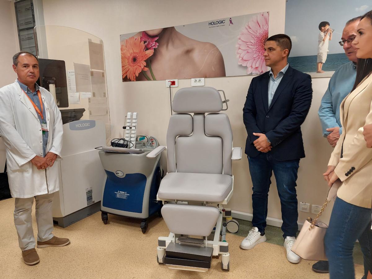 Donacija-stolica-foto-UKC-Nis