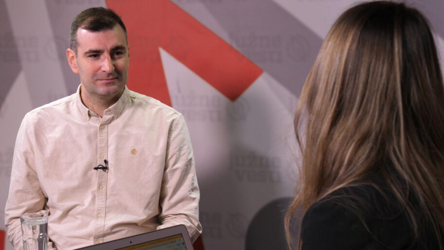 Neven Obradović u "15 minuta": Prljava predizborna kampanja, fale institucionalna rešenja 20 Foto 1 e1765985515160