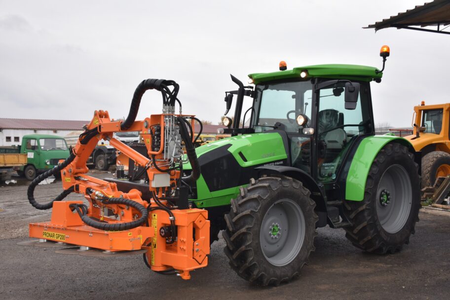 Traktor Aleksinac foto Opstina Aleksinac