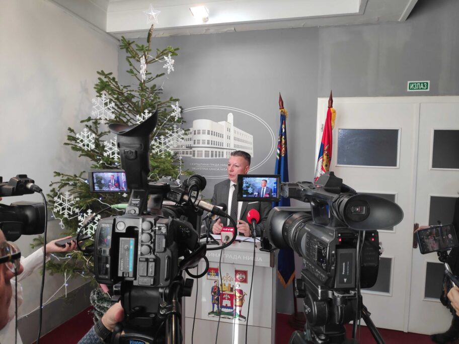 Džunić: Niške televizije previše skraćuju moje izjave, razgovaraću sa vlasnicima 12 boban dzunic skupstina scaled