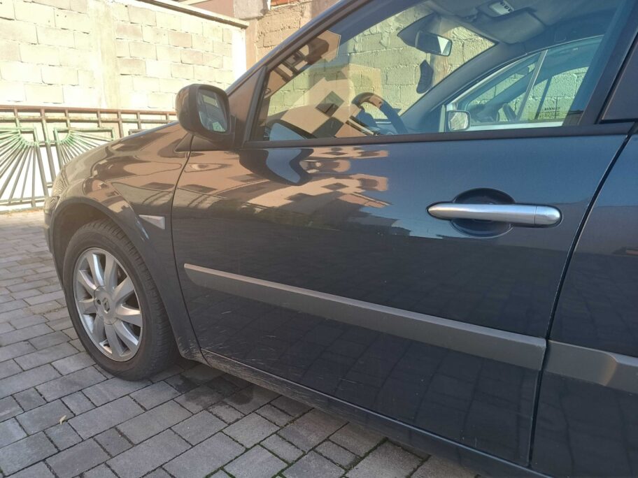 automobil t r scaled