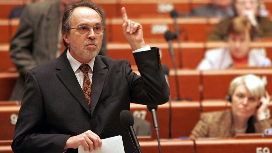 Preminuo Dik Marti, autor izveštaja o trgovini organima na Kosovu 2 132163987 gettyimages 1819370949