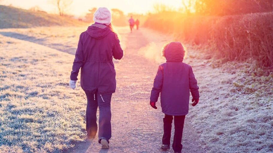 132185398 walkinginnewyear