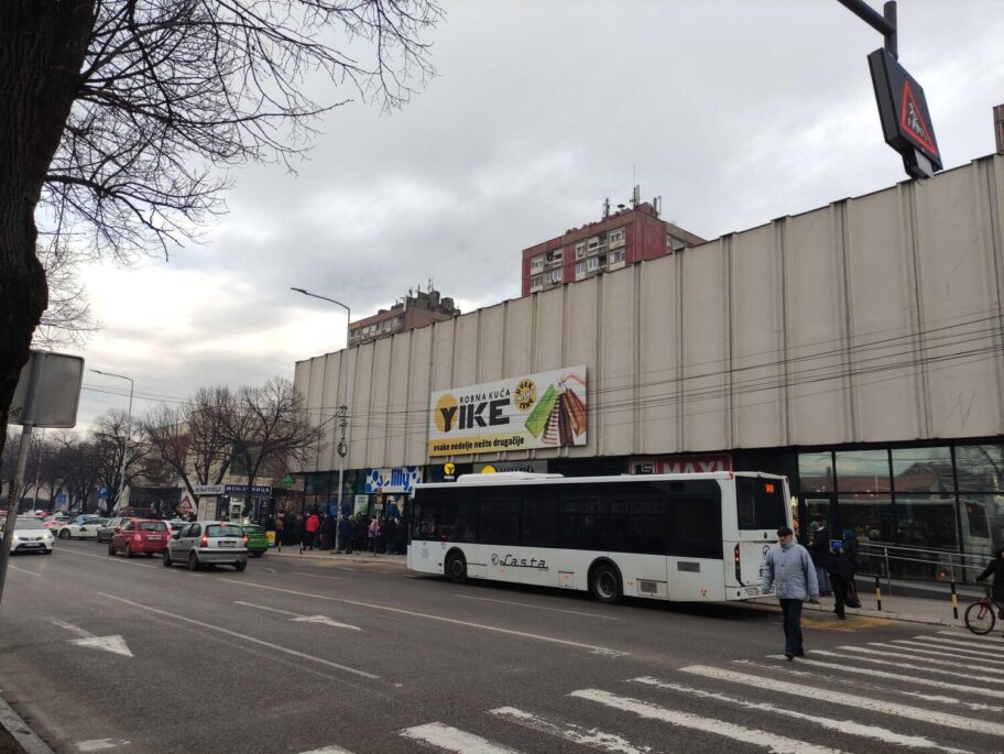 Redovi ispred pošta u Nišu - počela prijava za vaučere za odmor u Srbiji 5 IMG 20240115 081833 scaled