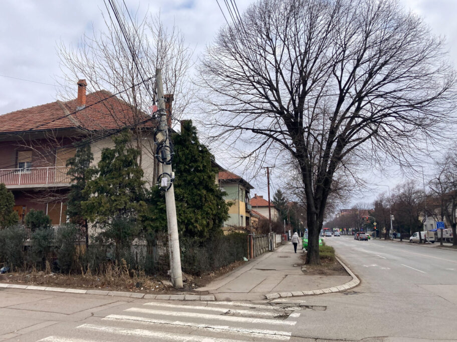 Iskrivljena bandera1 foto JV