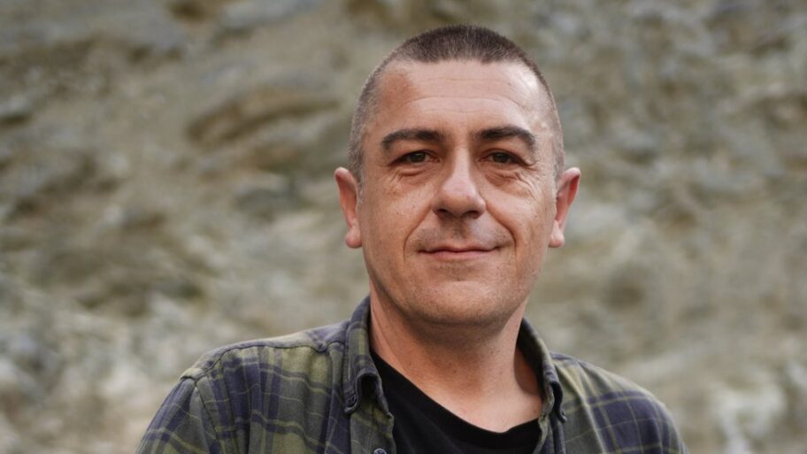 Intervju petkom: „Nisam ja postao pisac, nego je pisac postojao unutar mene", kaže dobitnik NIN-ove nagrade Stevo Grabovac 8 132524735 d8bddf0a 2bf0 4c93 bec9 f0a3a7dd3600