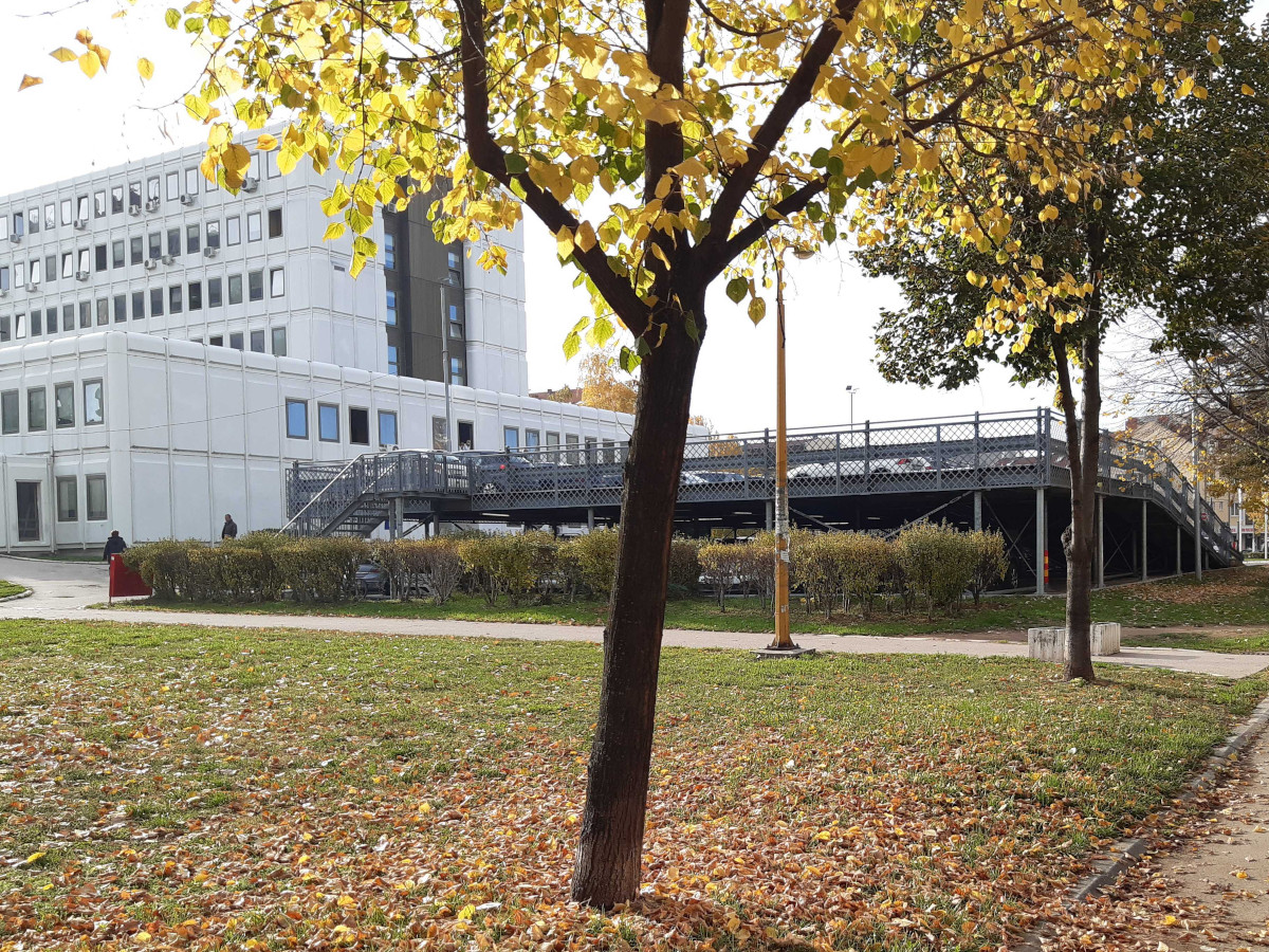 Dom zdravlja i garaža2; foto: JV-Ljubica Jocić