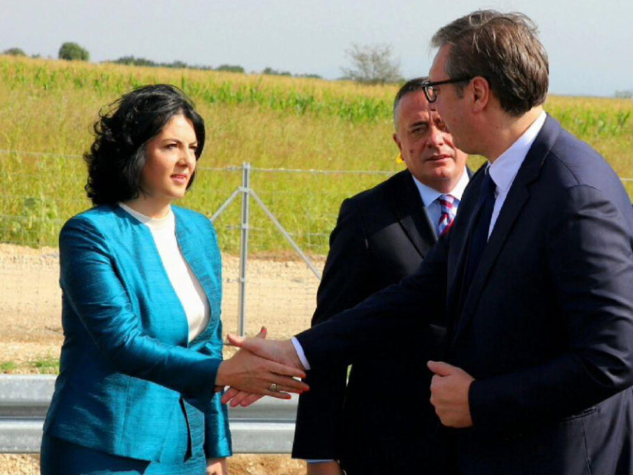 Ko treba da predvodi lokalnu listu naprednjaka u Nišu - Beograđanin Vučić ili Nišlijka Sotirovski 11 Vucic i Sotirovski foto Grad Nis