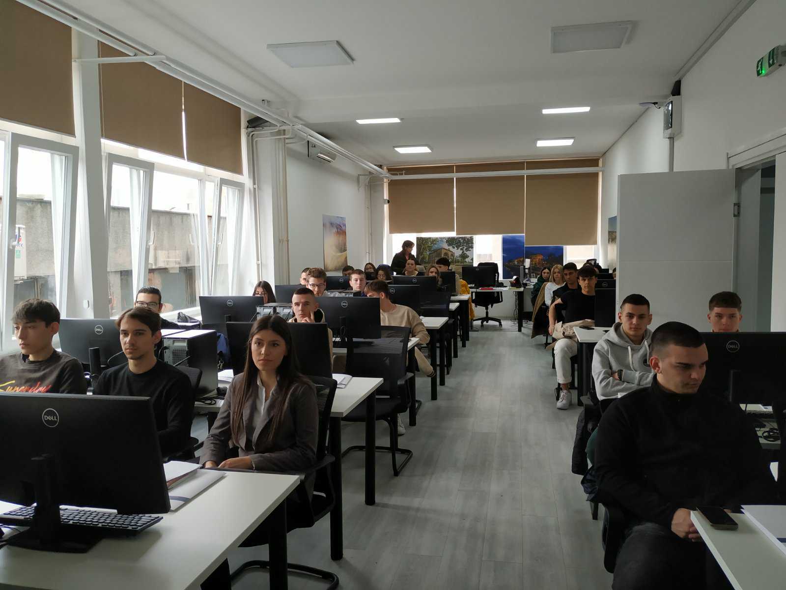 IMG-3db95e53f86be71c12b5c92c547515d6-V