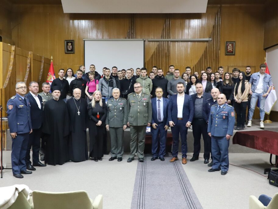 vojska dobrovoljci foto gradnis