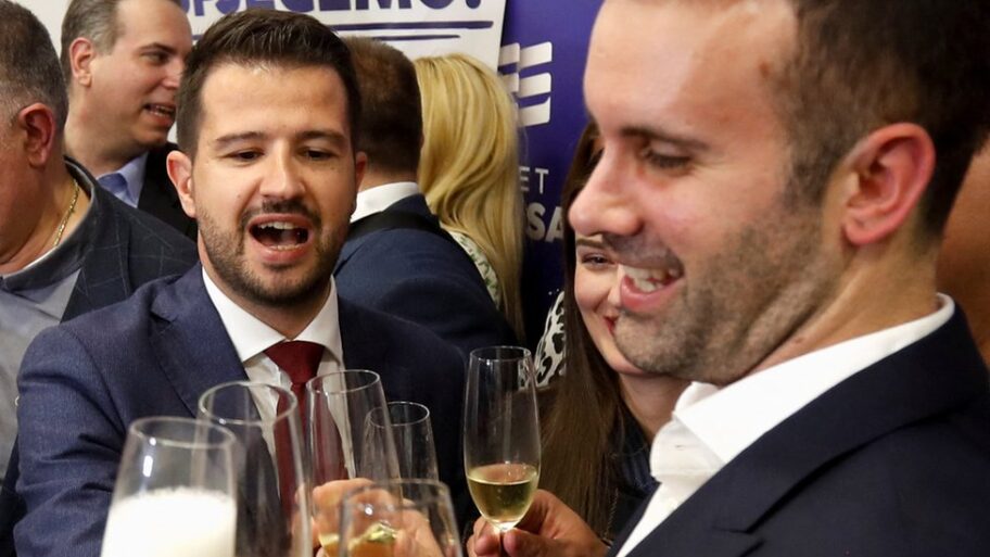 132836784 5592a7e30bbce0f52f097c447402c927717ab653