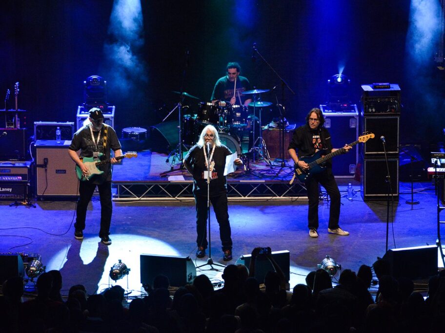 Večeras koncert "Riblje čorbe" u centru Niša, ulice zatvorene za saobraćaj i prevoz preusmeren 18 RIBLJA CORBA VANJA KESER JV10