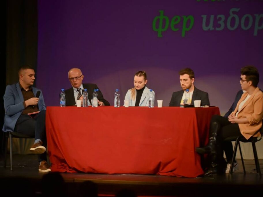 "Apsurdno da Vučić bude na izbornim listićima u Nišu, to moraju biti ljudi iz Niša" - počela kampanja za fer izbore 4 Ferka 2