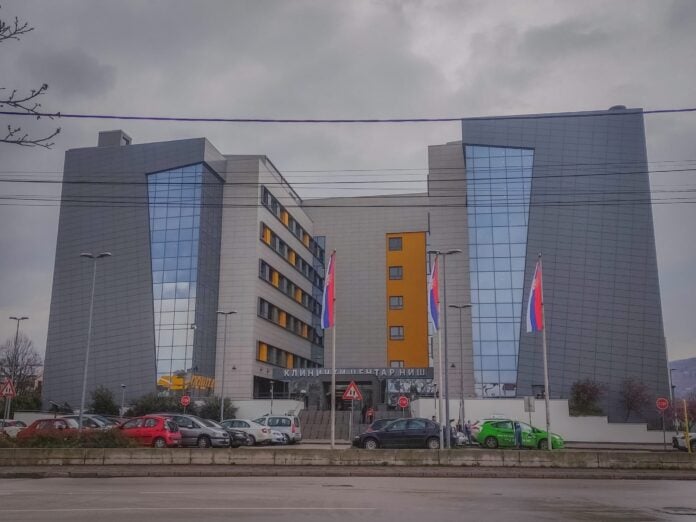 Povređena devojčica – vozila bicikl, udario je auto preko puta starog Kliničkog u Nišu