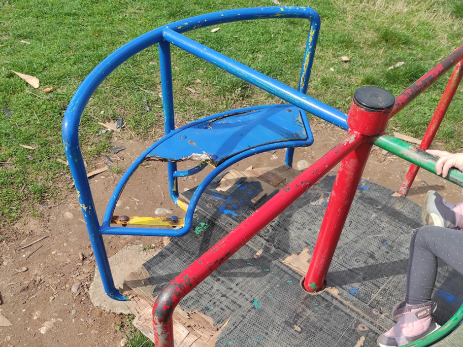 Foto-vest: Vrteška za decu kraj Nišave dotrajala i nebezbedna 9 Screenshot 2024 03 20 at 11 13 23