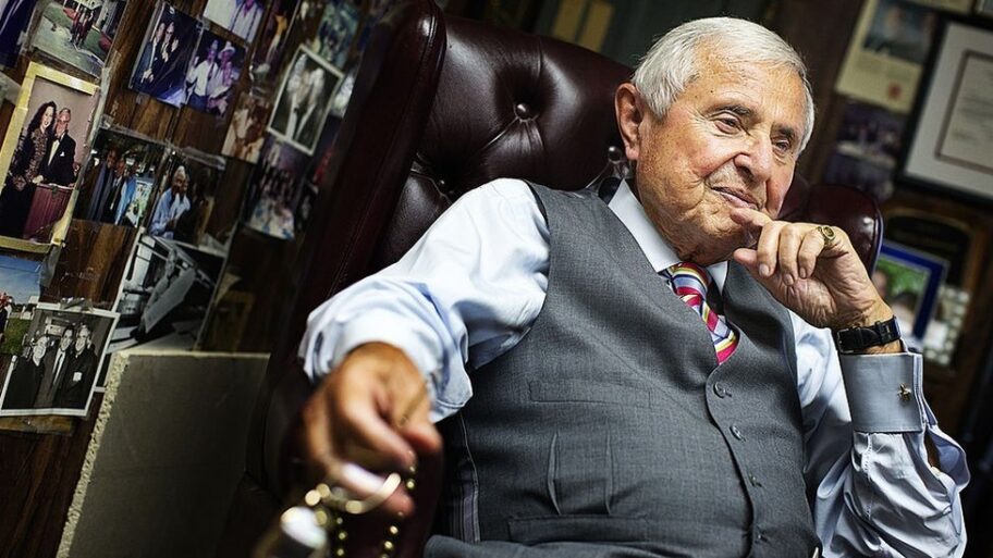 132984695 mediaitem132984694