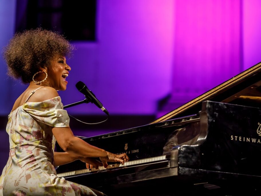 Dženi Mekferson nastupa na Nišvilu 4 Jany McPherson Photo Arturo Di Vita 8017 copia