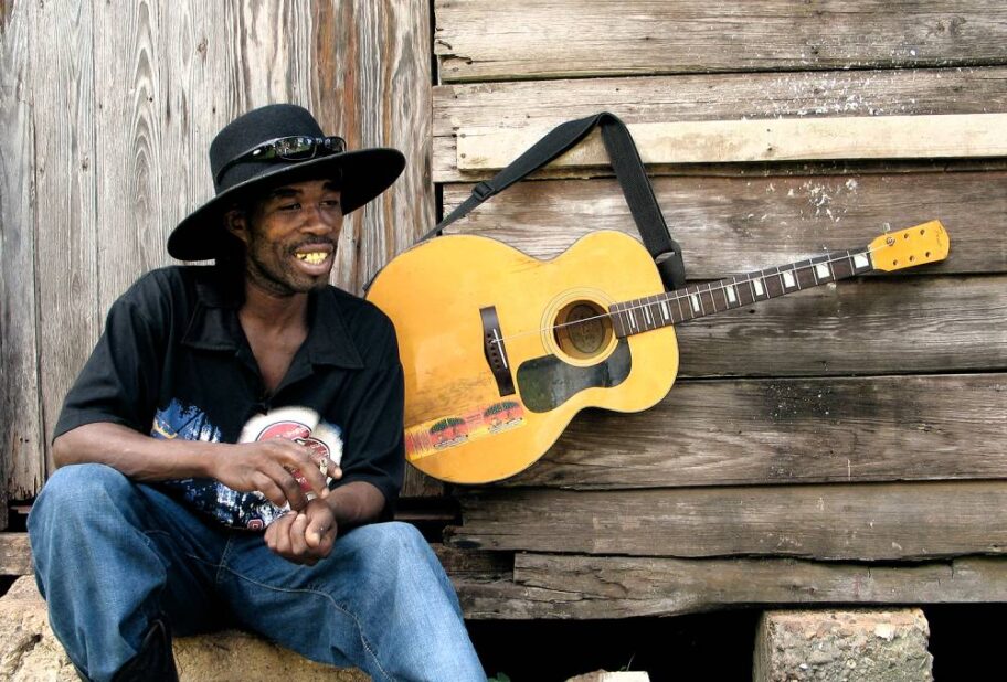 Jamajčanska "Jutjub senzacija" - na "Nišvil" stiže "kralj jedne žice" 3 Brushy One String