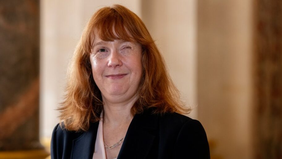 Prvi slepi britanski ambasador je žena: To što ne vidim mi pomaže da lakše uspostavljam odnos sa ljudima 7 133112807 victoria harrison