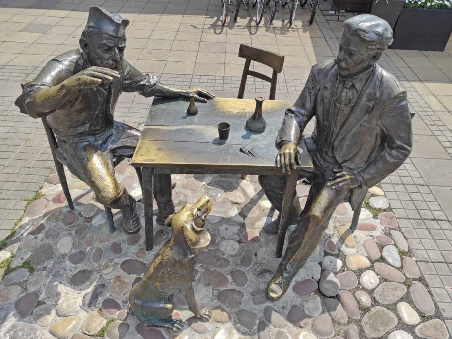 Spomenik Stevanu Sremcu i Kalci 1