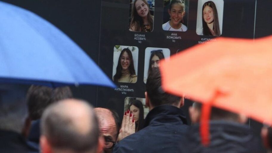 „Buđenje“: Obeležena godišnjice masovnog ubistva u školi Vladislav Ribnikar u Beogradu 10 133265694 ba966eca 2f25 4b8e 8f61 e66a7f66ff3e