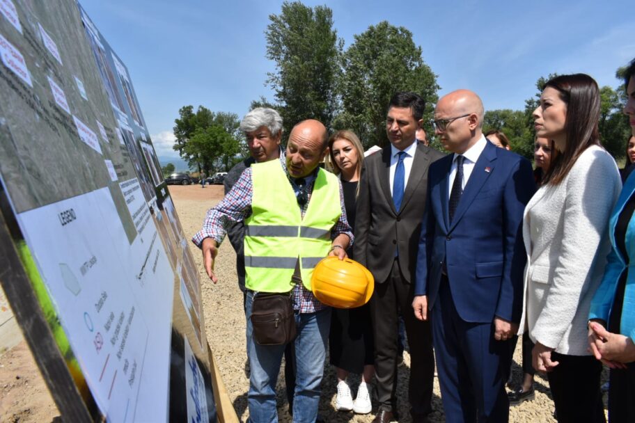 Premijer i ministri obilazili radove u Nišu, pa "skoknuli" do predizbornog SNS skupa 6 Vujovic Vucevic Nis 2 foto minisattsvo