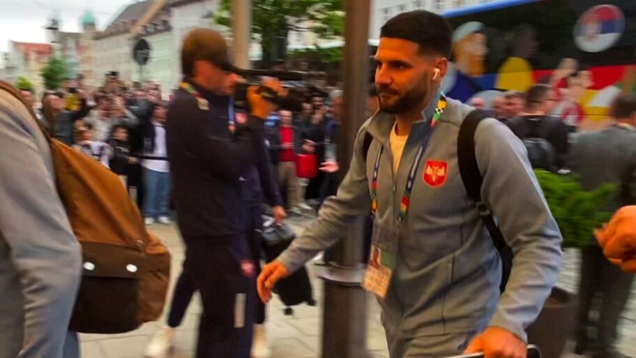 133373955 4e52dc5c 940c 434b b702 64fd750142e6