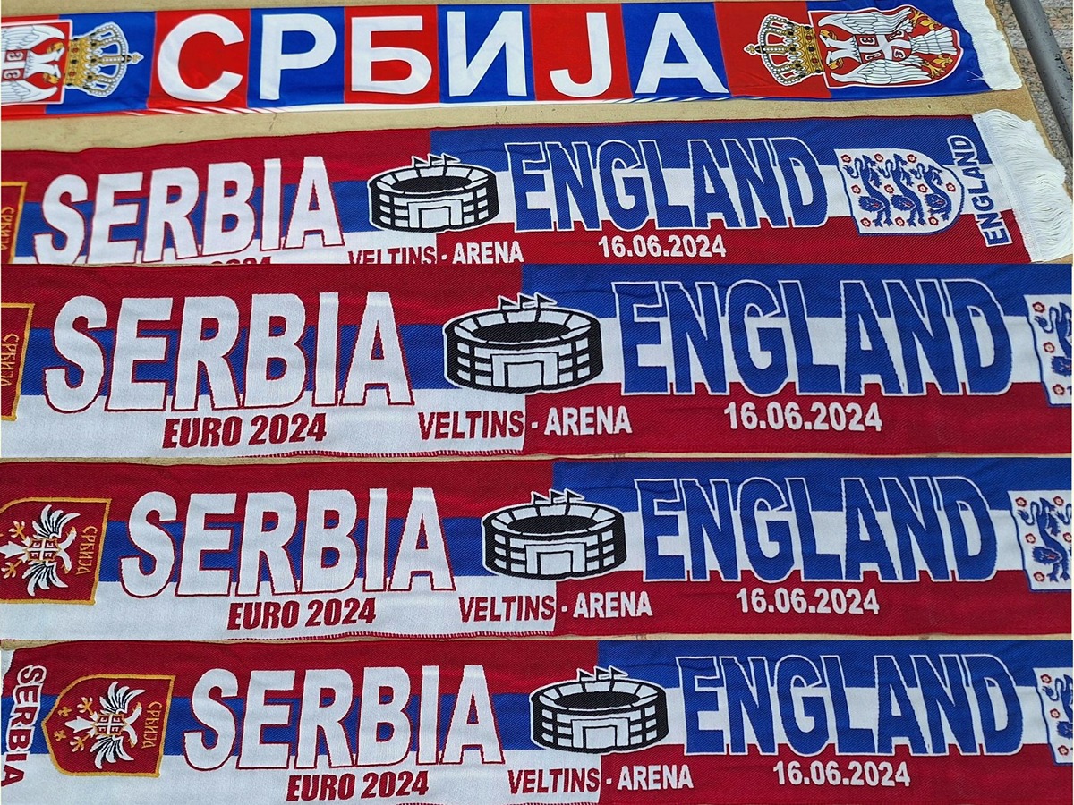 Na Gradini pokušali da prevezu preko 3.000 navijačkih rekvizita za Evropsko prvenstvo 1 navijacki sal Srbija