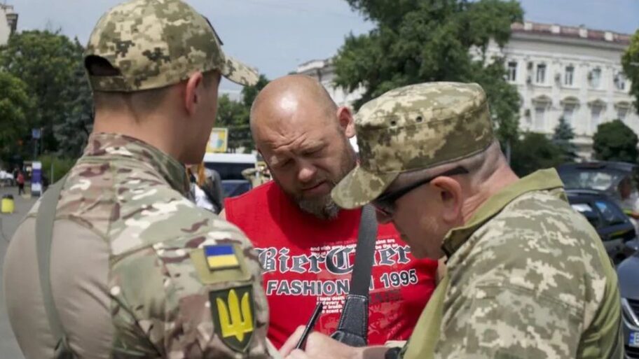 Rusija i Ukrajina: Ukrajinci se kriju od odreda za mobilizaciju 3 133454422 c5b1b518 d0c5 4468 8622 3644c822788d