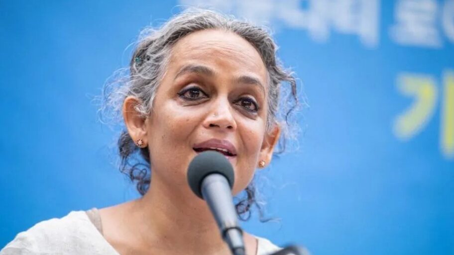 Indija i ljudska prava: Poznatoj književnici Arundati Roj preti suđenje i zatvor zbog komentara od pre 14 godina 7 133408160 b43549a6 03e8 4a23 8230 9f85e1d9cf9e