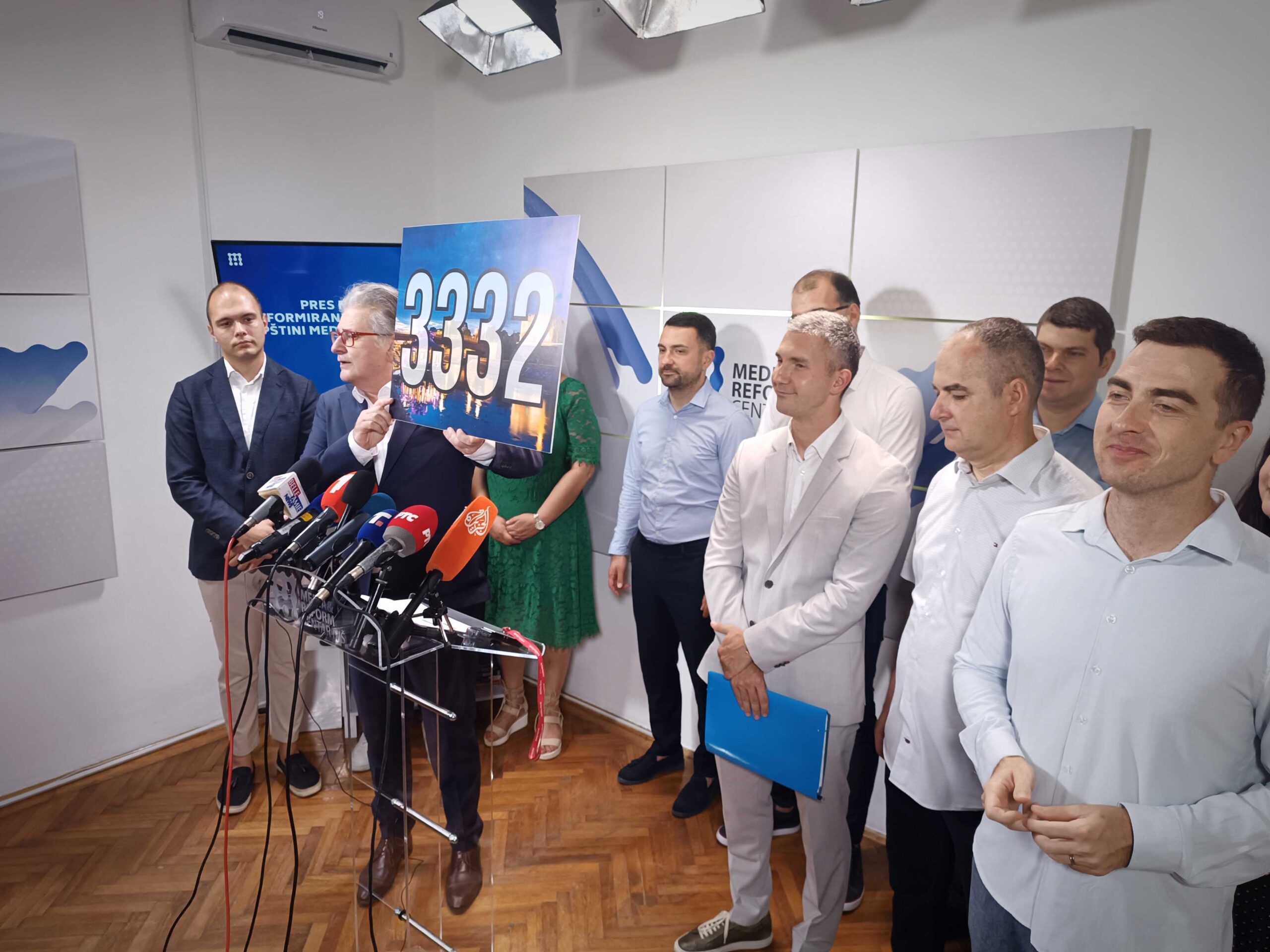 opozicija pres 8 scaled